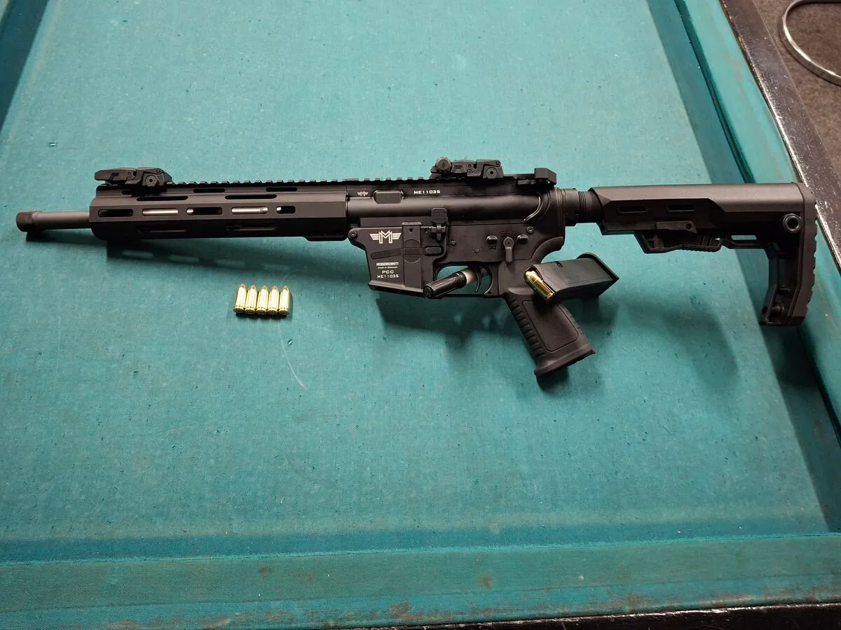 Samonabíjecí puška Messerschmitt AR-9, ráže 9mm Luger